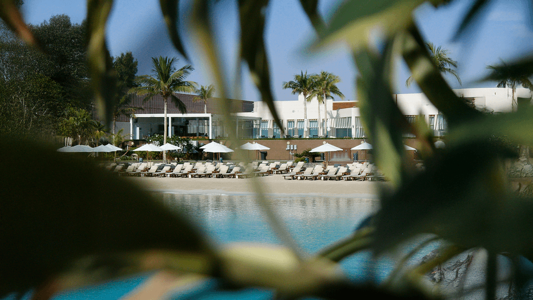 La Maison Beach Logo